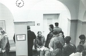 Disoccupato all'ufficio del lavoro. Fonte: Lafontant / Milliet, Arbeite wer kann!, Zürich 1996.