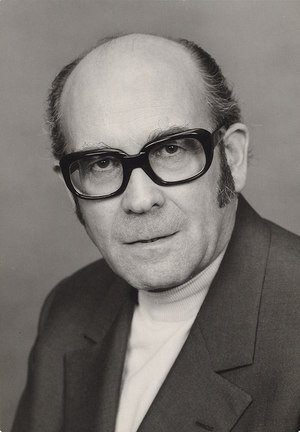 Ernst Kaiser. Ritratto conservato nell'archivio fotografico della biblioteca ETH di Zurigo. Fonte: Http://www.library.ethz.ch/Ressourcen/Digitale-Kollektionen/Kurzportraets/Ernst-Kaiser-1907-1978 [09.01.2020].