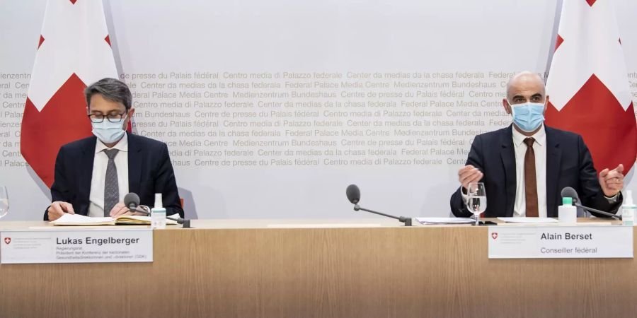 Coronavirus Svizzera: conferenza stampa febbraio 2021, il consigliere federale Alain Berset e il presidente della GDK, Lukas Engelberger. Fonte: Keystone.