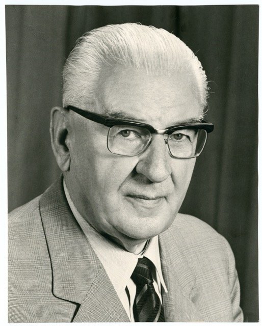 Ritratto di Arnold Saxer. Fonte: Archivio sociale svizzero, Zurigo, F 5019-Fd-006.