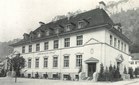 Edificio per gli operai della fabbrica Von Roll a Klus, decennio 1920-1930. Gerold Ermatinger, Kapital und Ethos: Die sozialen und kulturellen Taten des schweizerischen Privatkapitals im 19. und 20. Jahrhundert, Zurich/Leipzig, 1936.